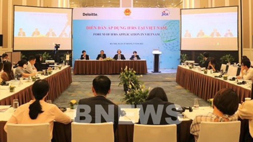 Forum promotes application of int’l financial reporting standards in Vietnam